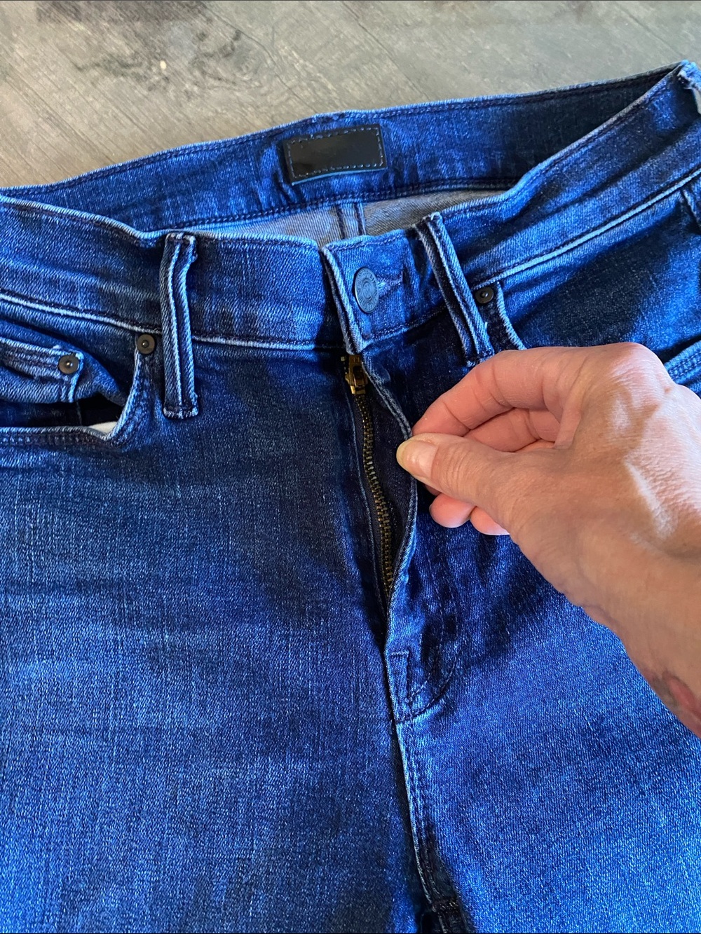NWOT MOTHER Dark Blue Raw Hem Wide-Leg Jeans - Picture 3 of 6
